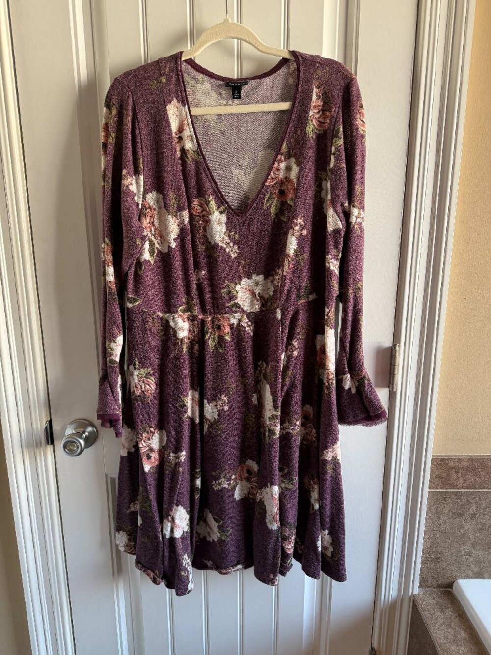 Torrid Women's Floral Print Long Sleeve V-Neck Mini Dress SIZE 2